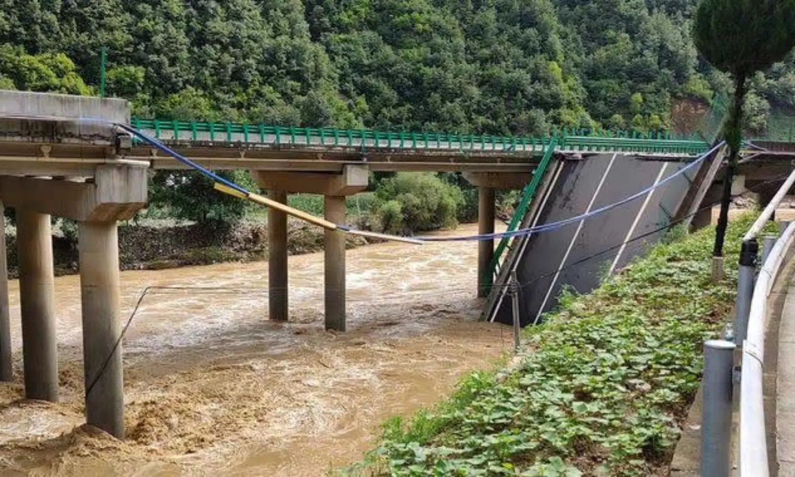 bridge collapse